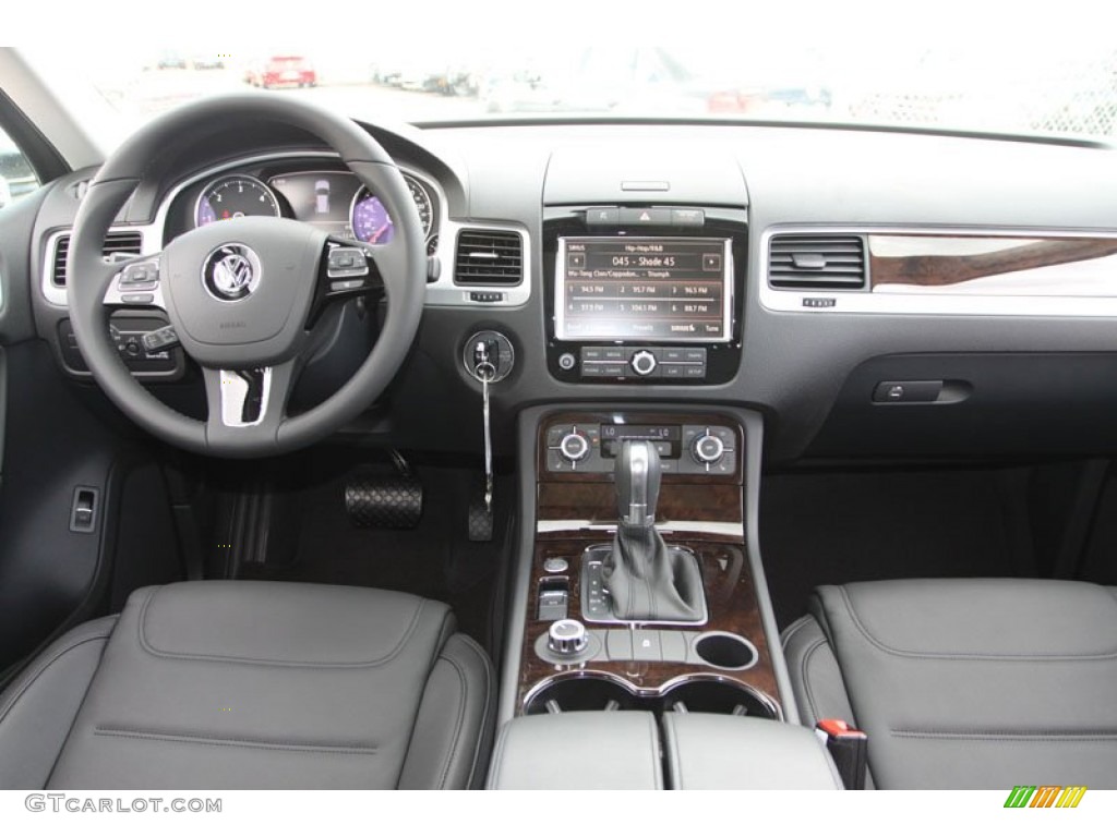2013 Volkswagen Touareg TDI Executive 4XMotion Black Anthracite Dashboard Photo #69803971