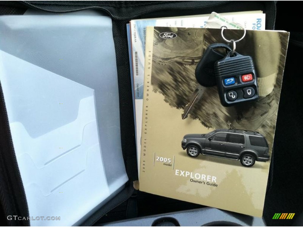 2005 Ford Explorer XLT 4x4 Books/Manuals Photo #69809089