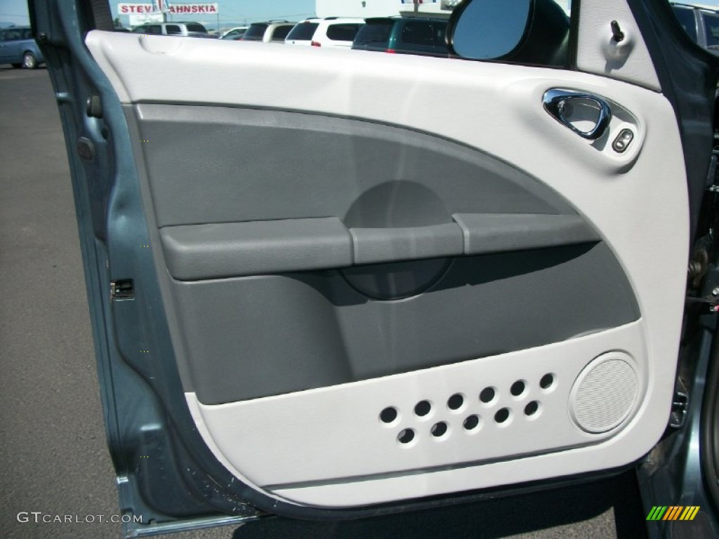 2006 Chrysler PT Cruiser Standard PT Cruiser Model Pastel Slate Gray Door Panel Photo #69809368