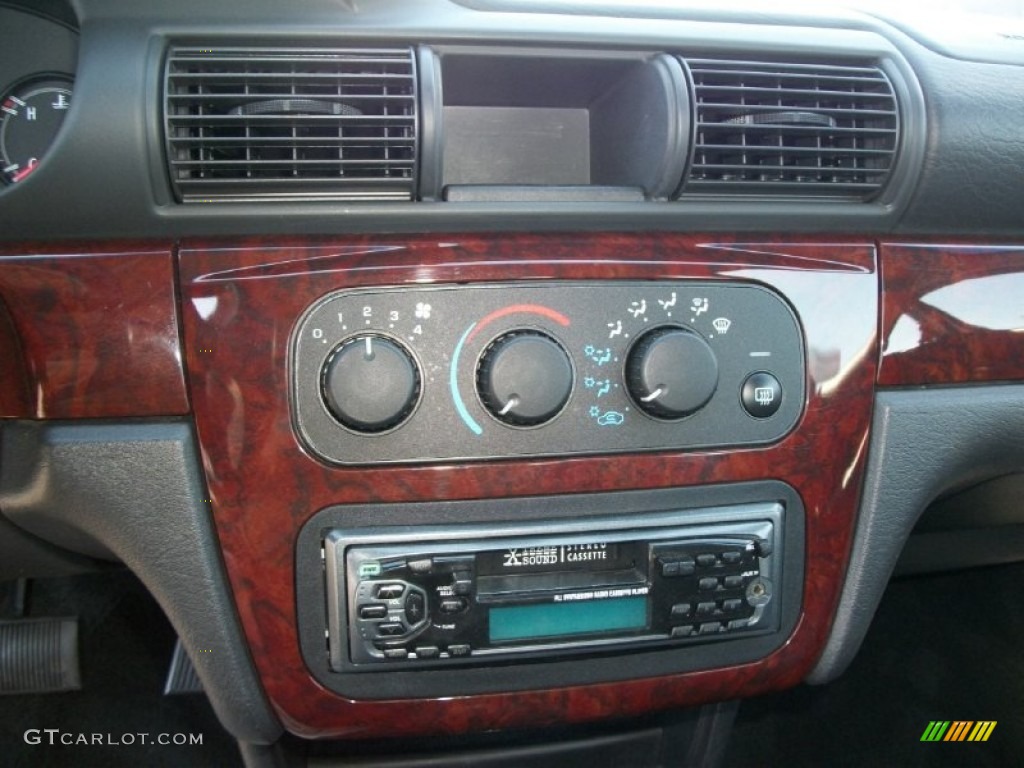 2001 Chrysler Sebring LX Sedan Controls Photo #69809637