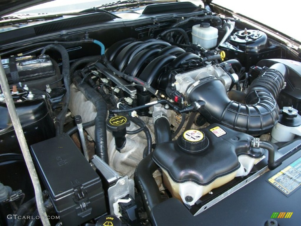 2006 Ford Mustang GT Premium Convertible 4.6 Liter SOHC 24-Valve VVT V8 Engine Photo #69810058