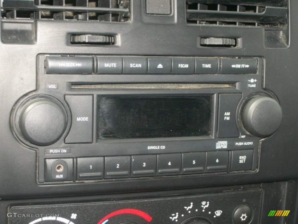 2007 Dodge Dakota ST Quad Cab 4x4 Audio System Photos
