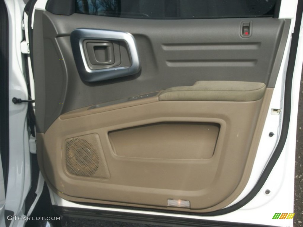 2008 Ridgeline RT - White / Beige photo #24