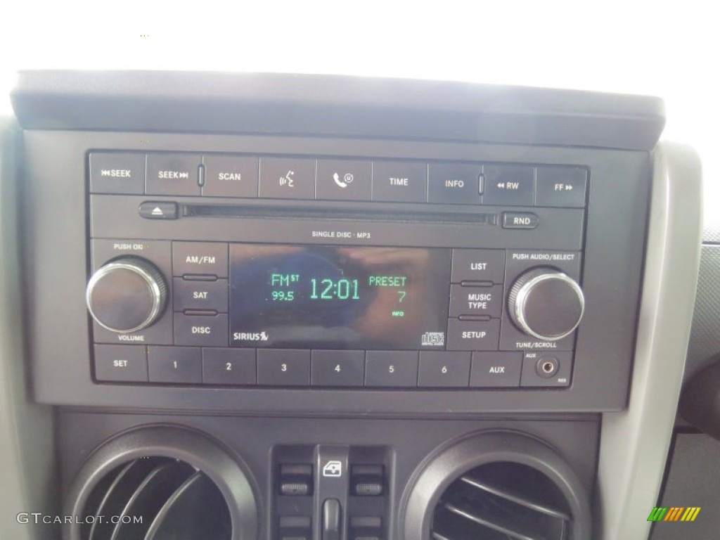 2008 Jeep Wrangler Unlimited X 4x4 Audio System Photo #69811483