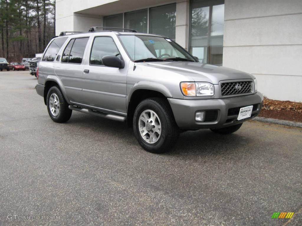 2001 Pathfinder SE 4x4 - Sierra Silver Metallic / Charcoal photo #1