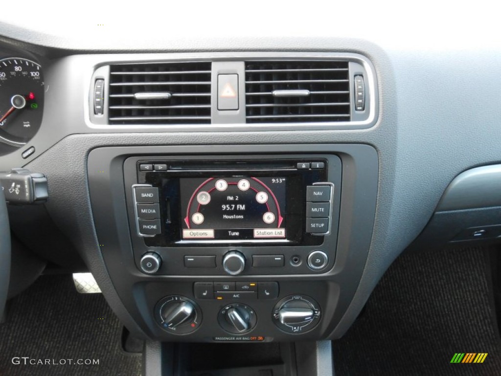 2013 Volkswagen Jetta SEL Sedan Controls Photo #69815281