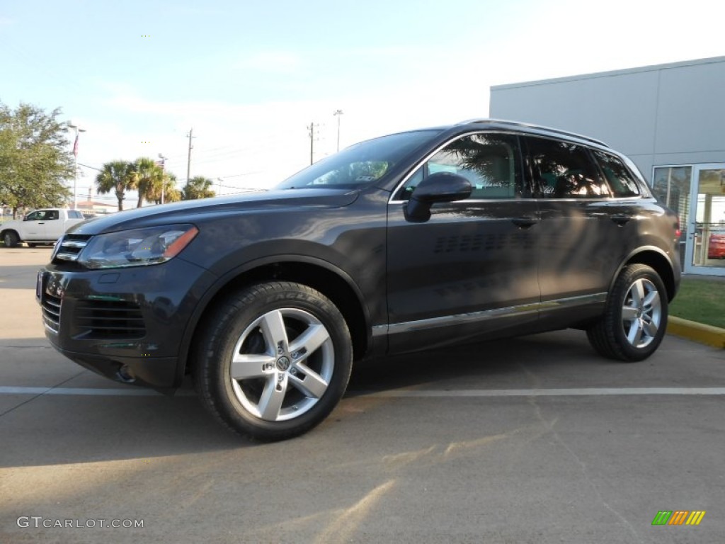 2013 Touareg TDI Lux 4XMotion - Galapagos Metallic / Cornsilk Beige photo #3