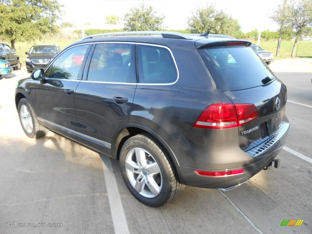 2013 Touareg TDI Lux 4XMotion - Galapagos Metallic / Cornsilk Beige photo #5
