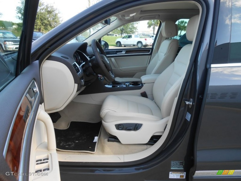 2013 Touareg TDI Lux 4XMotion - Galapagos Metallic / Cornsilk Beige photo #11