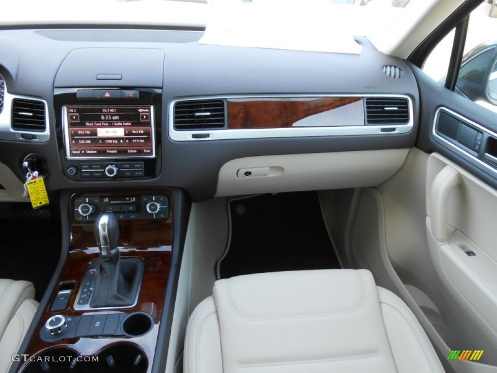 2013 Touareg TDI Lux 4XMotion - Galapagos Metallic / Cornsilk Beige photo #15