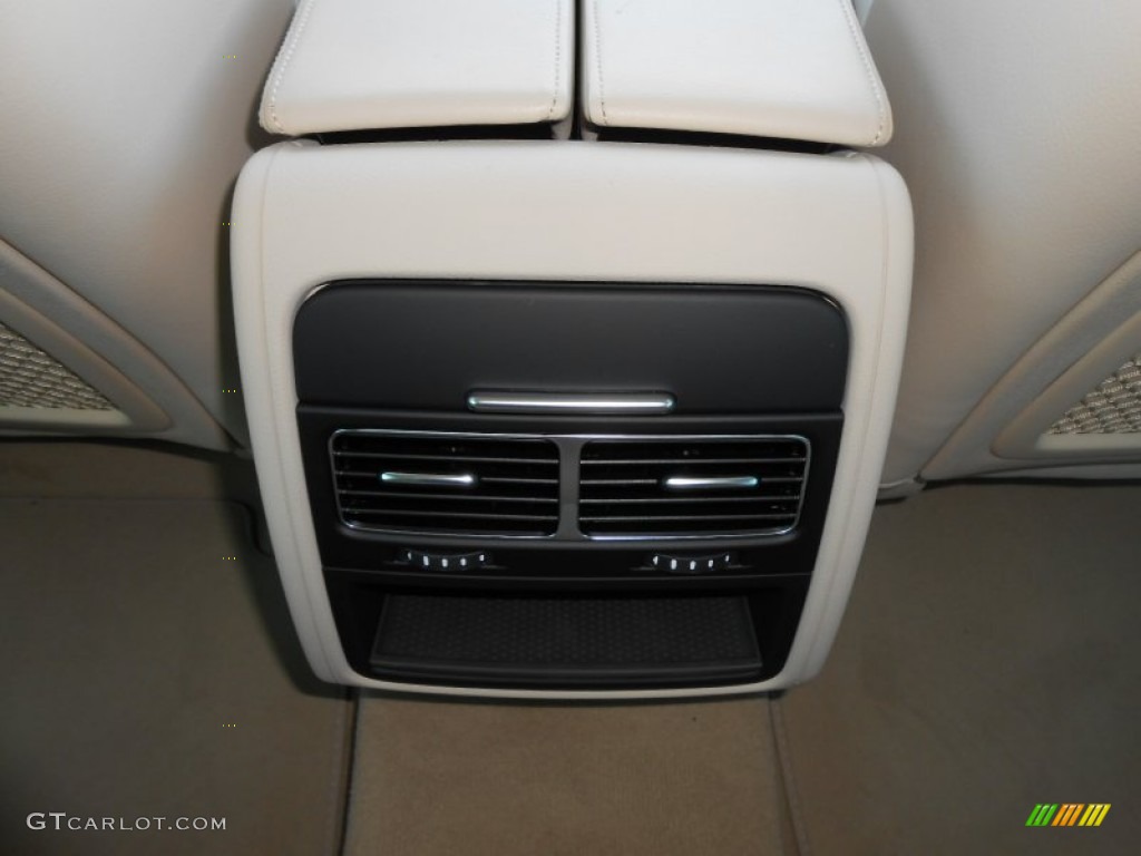2013 Touareg TDI Lux 4XMotion - Galapagos Metallic / Cornsilk Beige photo #20