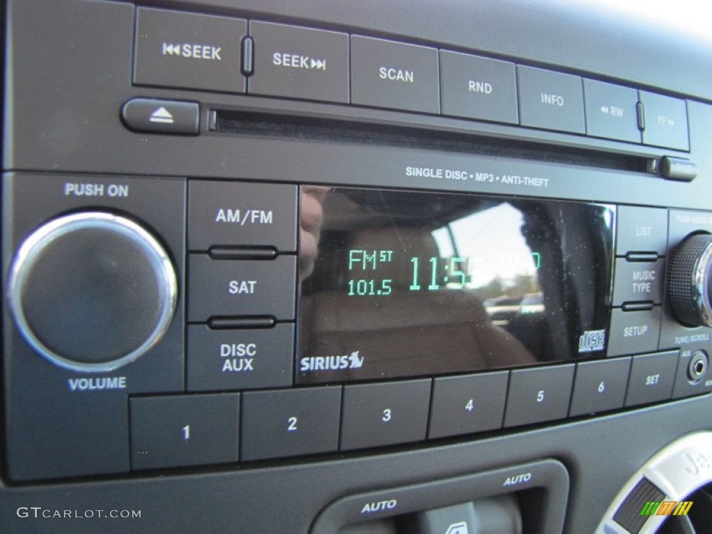 2012 Jeep Wrangler Unlimited Sahara 4x4 Audio System Photo #69819007