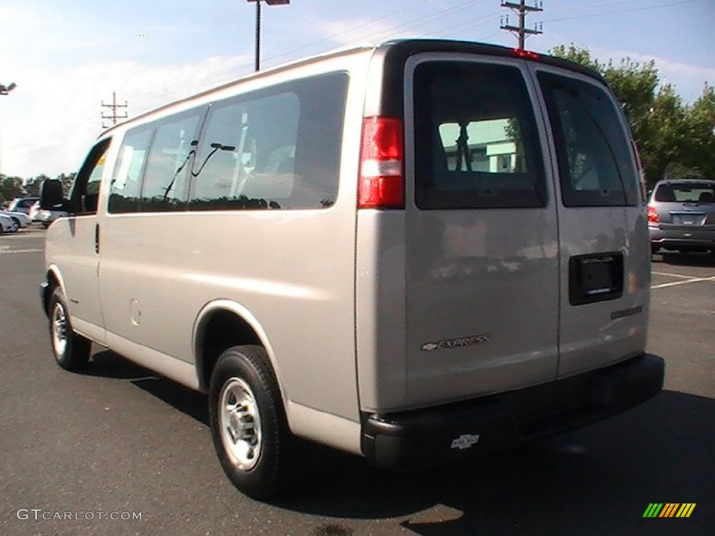 2005 Express 1500 Passenger Van - Silver Birch Metallic / Medium Dark Pewter photo #6