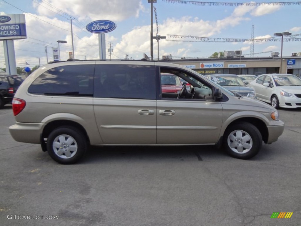 2003 Town & Country LX - Light Almond Pearl / Taupe photo #4