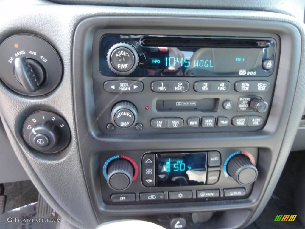 2002 Chevrolet TrailBlazer LTZ 4x4 Audio System Photo #69820576