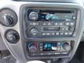 2002 Chevrolet TrailBlazer Light Pewter Interior Audio System Photo