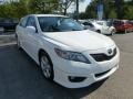 Super White - Camry SE Photo No. 7