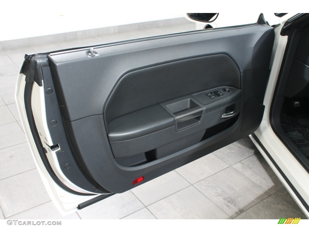 2009 Dodge Challenger R/T Classic Door Panel Photos