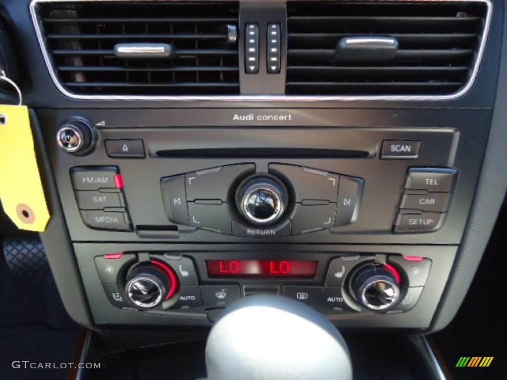 2012 Audi Q5 2.0 TFSI quattro Controls Photo #69830263