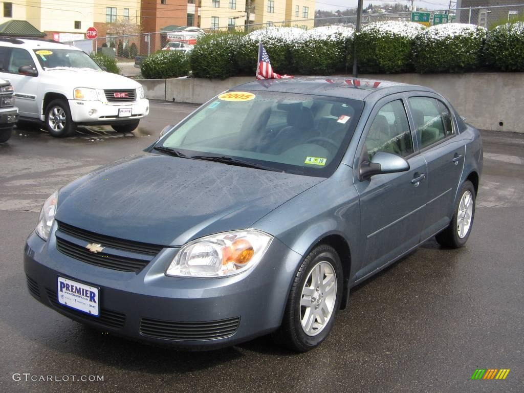 2005 Cobalt LS Sedan - Blue Granite Metallic / Ebony photo #2