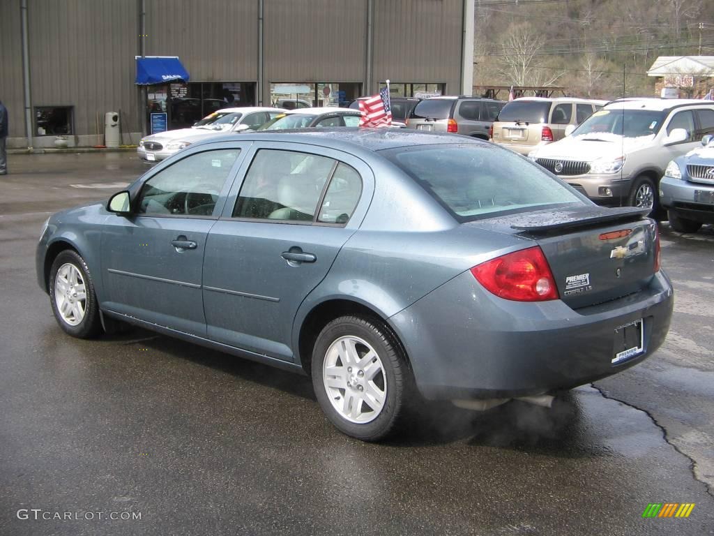 2005 Cobalt LS Sedan - Blue Granite Metallic / Ebony photo #4