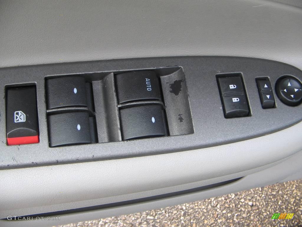 2005 Cobalt LS Sedan - Blue Granite Metallic / Ebony photo #11