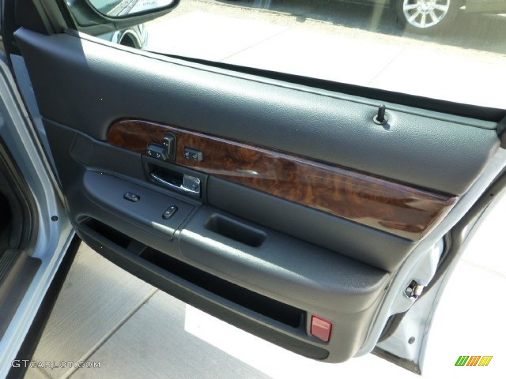 2006 Mercury Grand Marquis LS Ultimate Charcoal Black Door Panel Photo #69833305