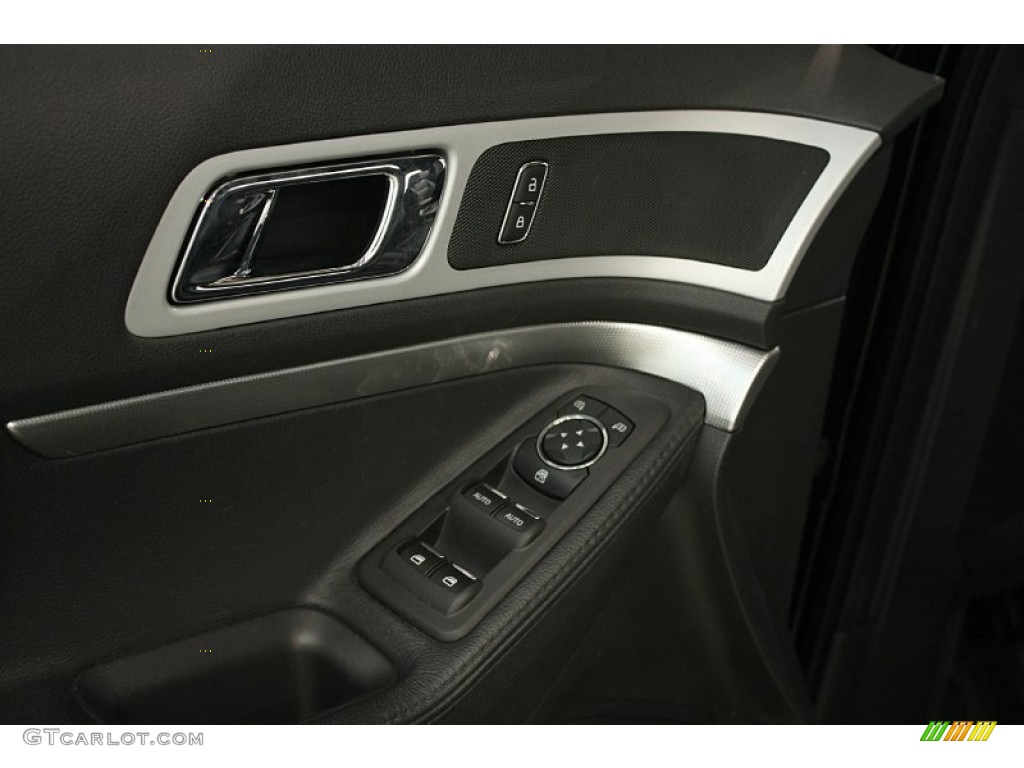 2012 Explorer XLT 4WD - Black / Charcoal Black photo #7