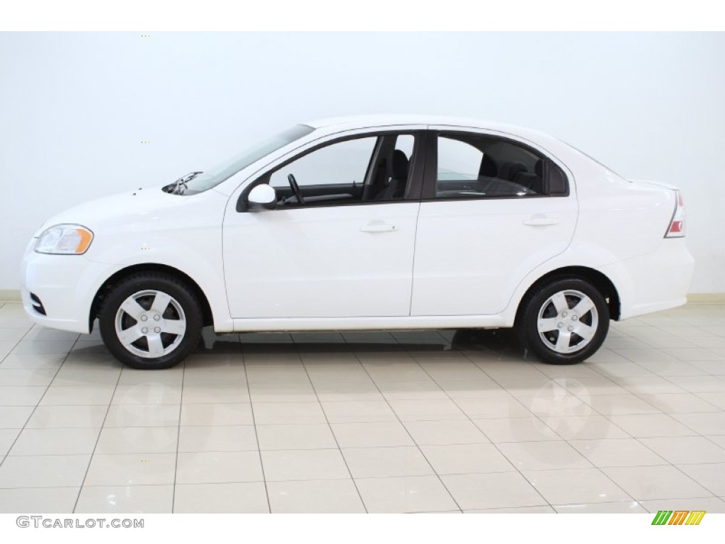 2010 Aveo LT Sedan - Summit White / Charcoal photo #4