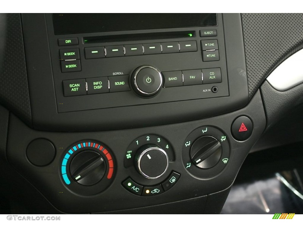 2010 Aveo LT Sedan - Summit White / Charcoal photo #10