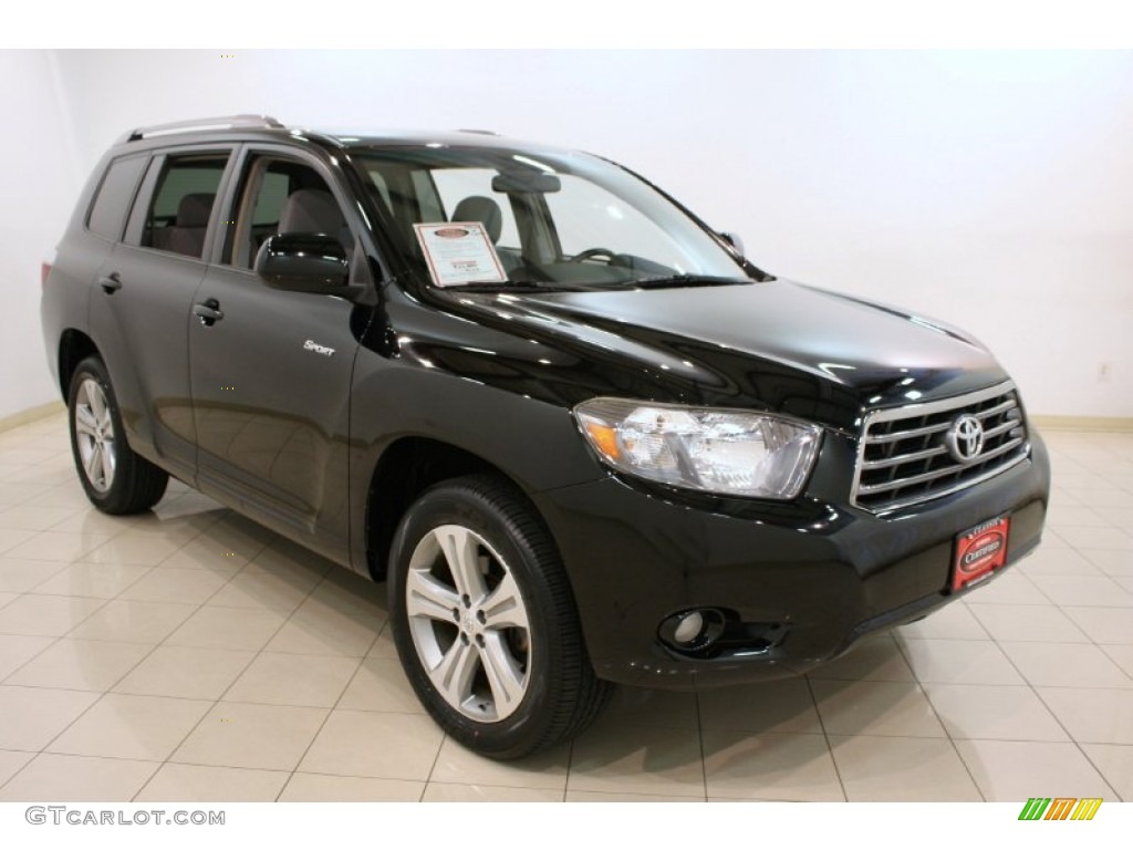 Black Toyota Highlander