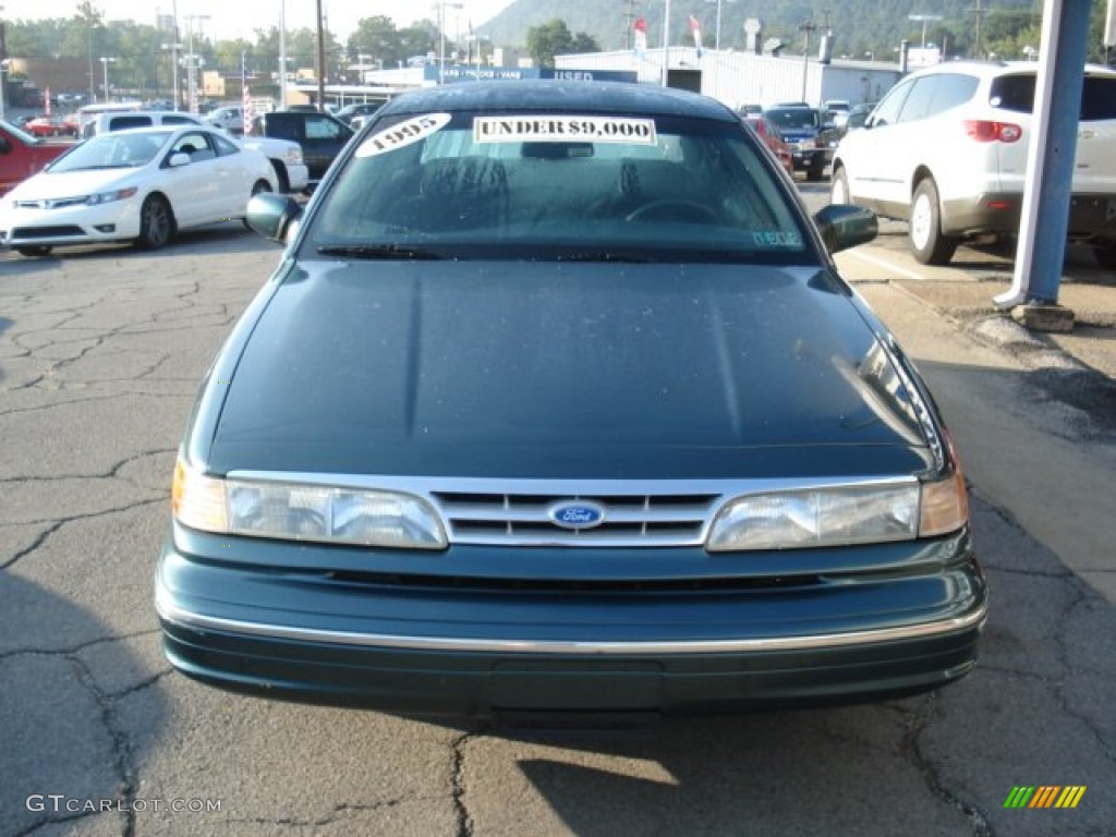 1995 Crown Victoria LX - Medium Willow Metallic / Green photo #3