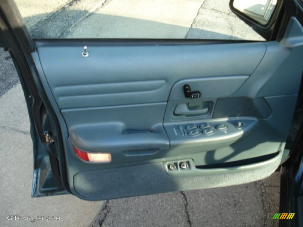 1995 Crown Victoria LX - Medium Willow Metallic / Green photo #15
