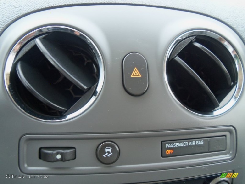 2011 HHR LT - Arctic Ice White / Gray photo #8