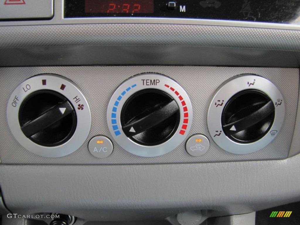 2005 Tacoma V6 Access Cab 4x4 - Impulse Red Pearl / Graphite Gray photo #19