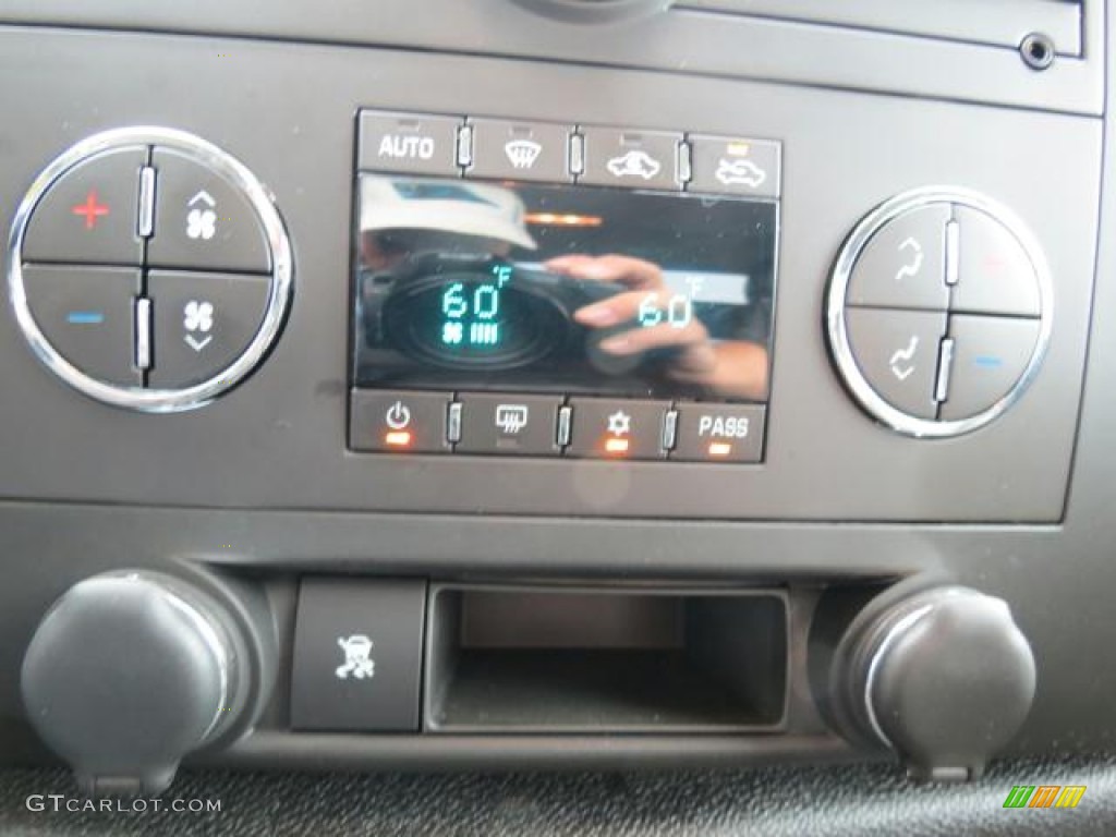 2011 Chevrolet Silverado 1500 LT Crew Cab Controls Photo #69839422