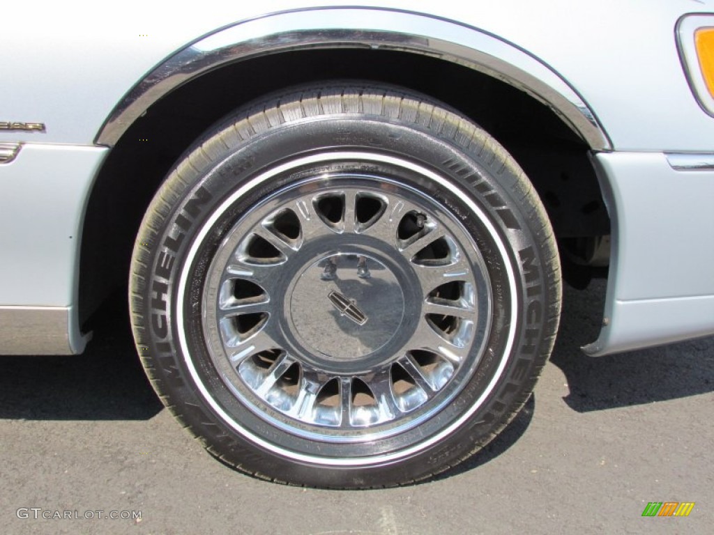 2002 Lincoln Town Car Cartier Wheel Photo #69843504