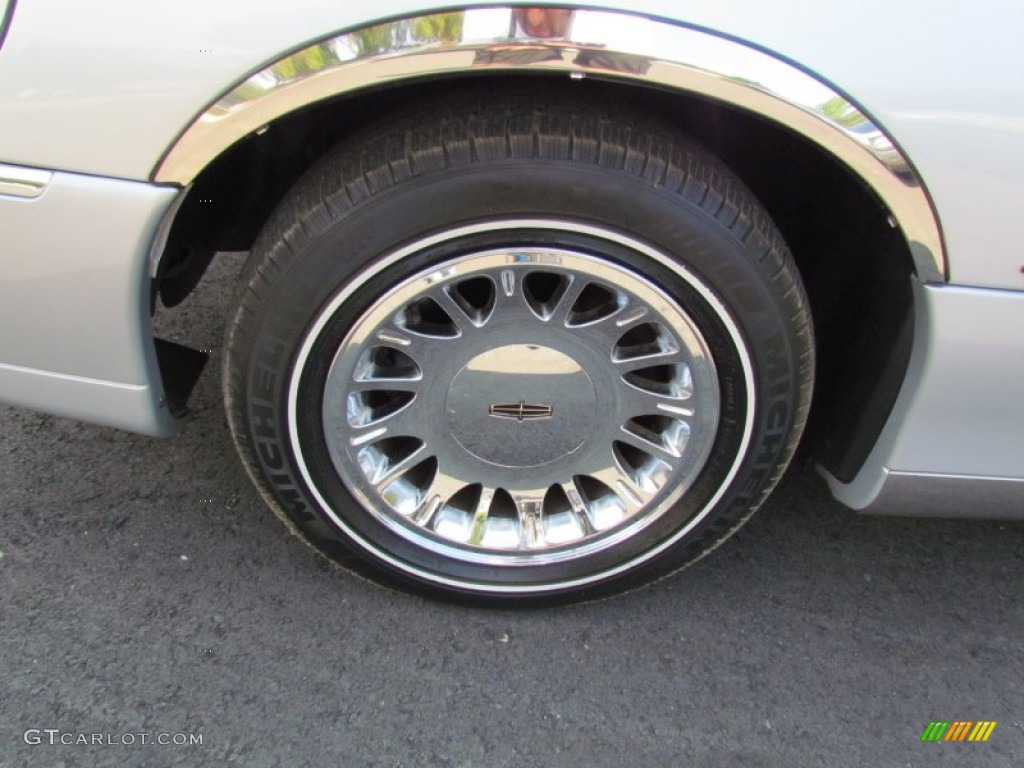 2002 Lincoln Town Car Cartier Wheel Photo #69843577