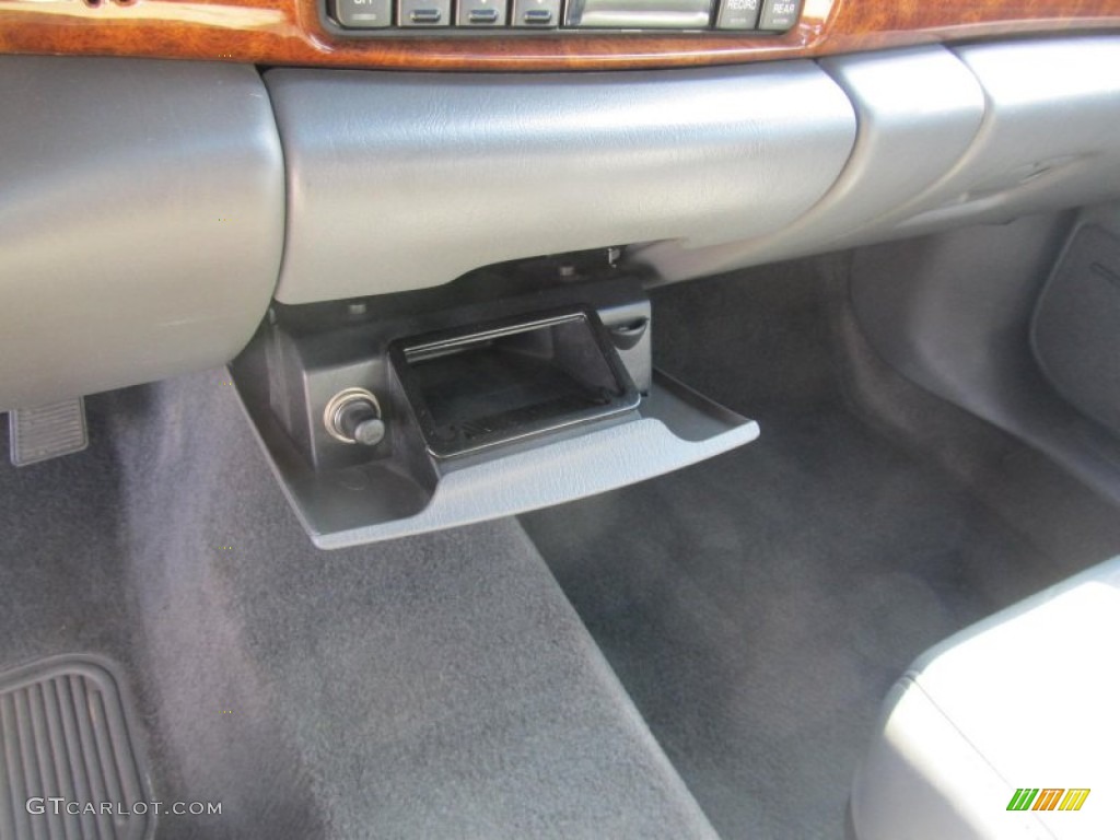 2002 LeSabre Limited - White / Medium Gray photo #13