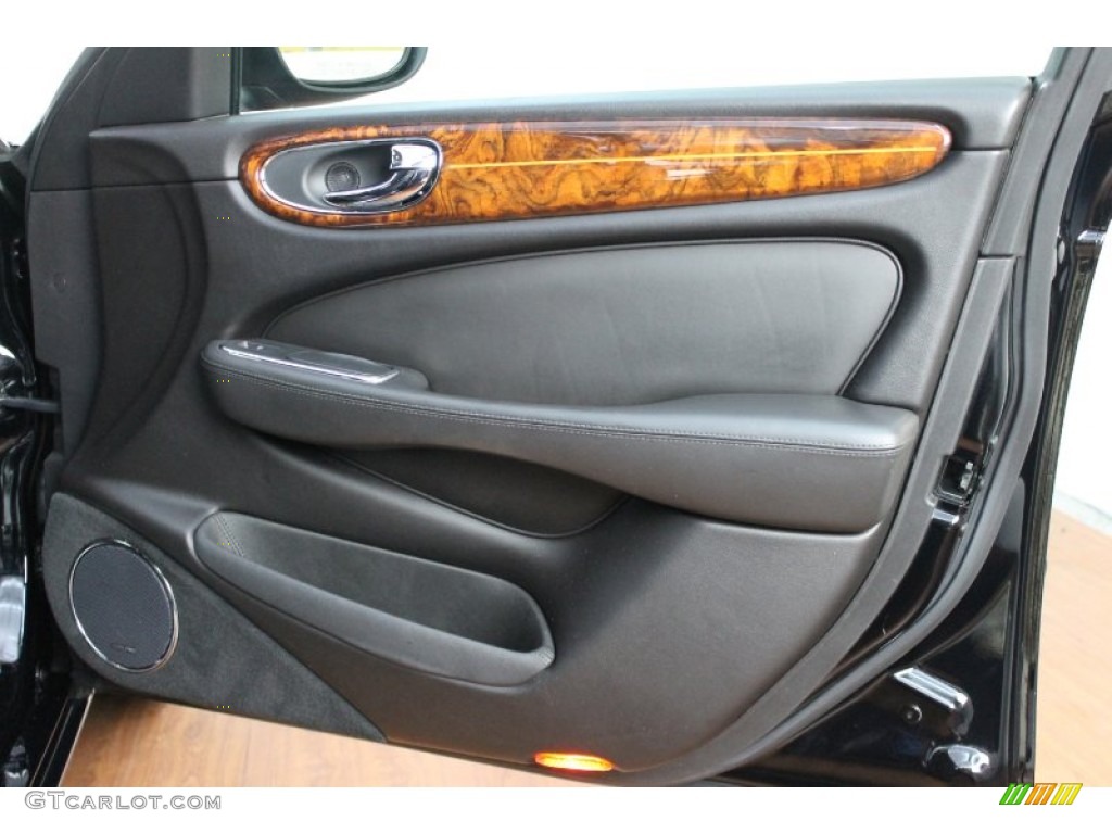2004 Jaguar XJ Vanden Plas Charcoal Door Panel Photo #69848521