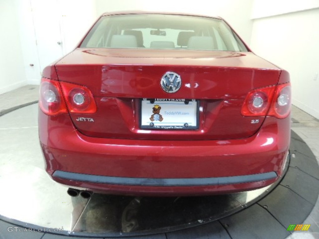 2006 Jetta 2.5 Sedan - Spice Red Metallic / Pure Beige photo #7
