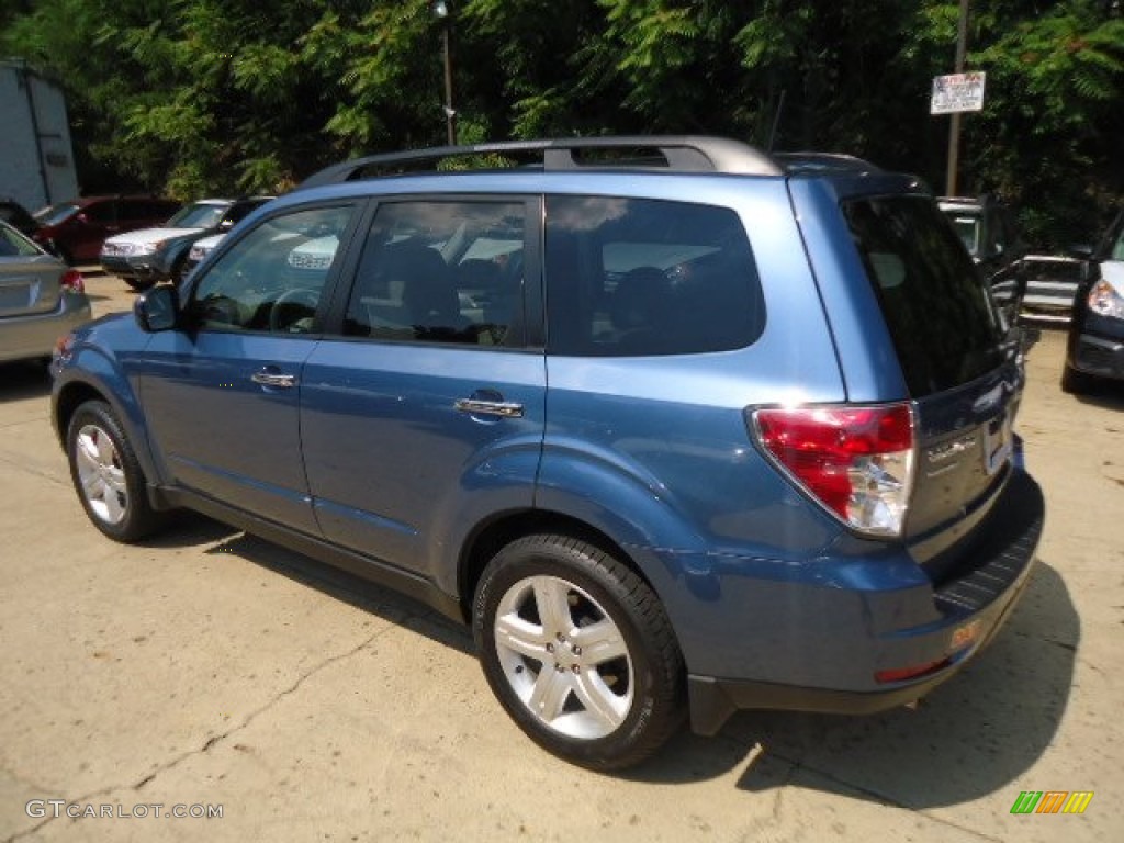 2010 Forester 2.5 X Limited - Newport Blue Pearl / Platinum photo #2