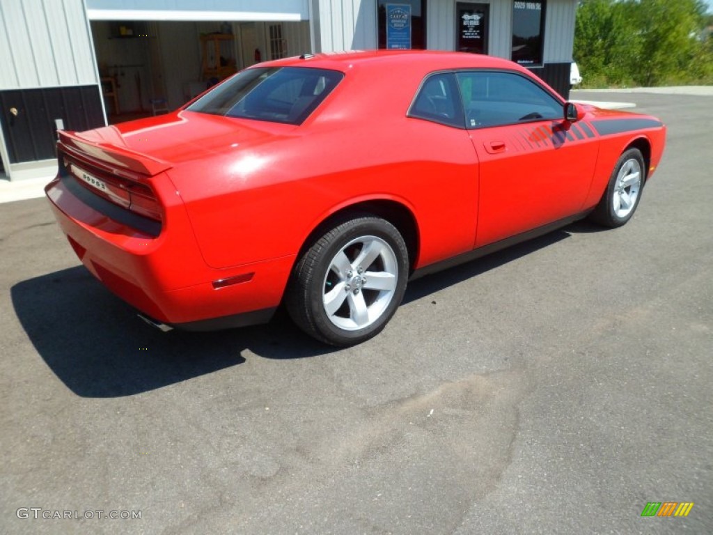 2010 Challenger R/T - TorRed / Dark Slate Gray photo #6