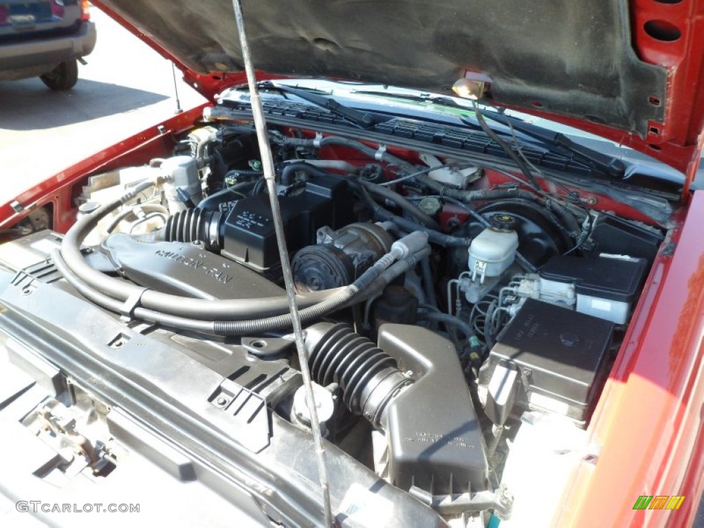 1998 S10 LS Regular Cab - Bright Red / Graphite photo #20