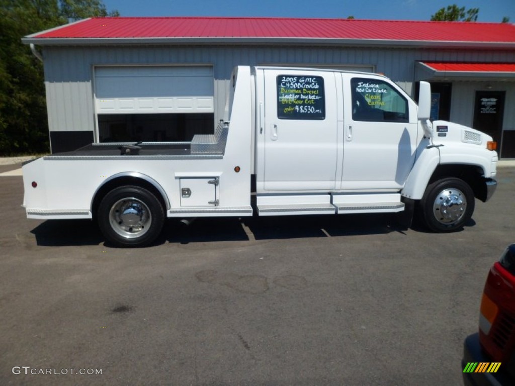 Summit White 2005 GMC C Series Topkick C4500 Crew Cab 5th Wheel Truck Exterior Photo #69852634