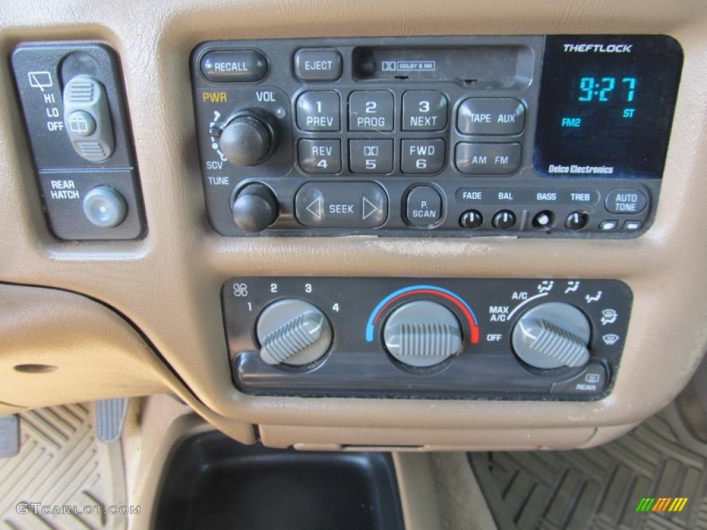 1998 Chevrolet Blazer LS 4x4 Controls Photo #69855025