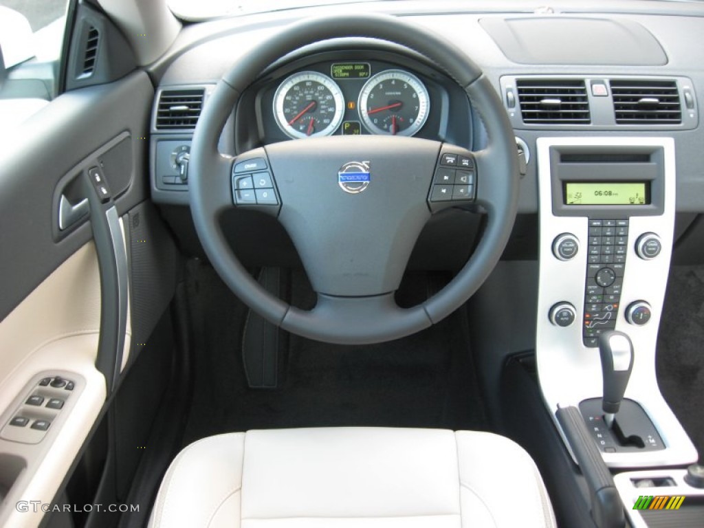 2013 Volvo C70 T5 Calcite/Off Black Dashboard Photo #69856397