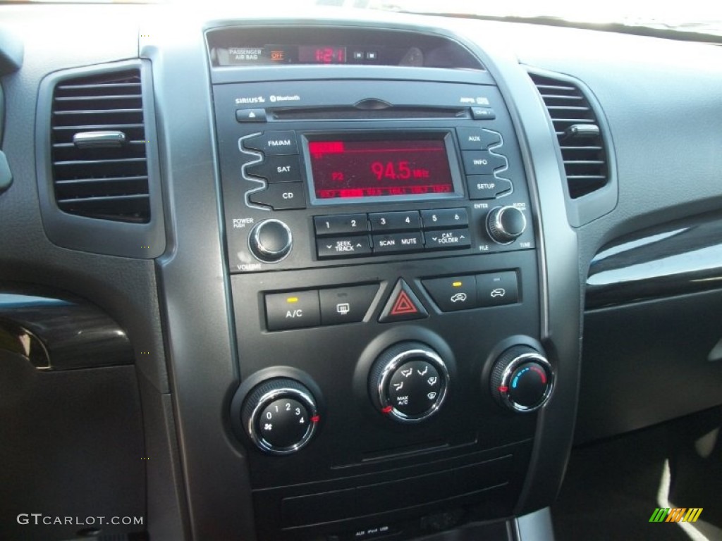 2012 Kia Sorento LX V6 AWD Controls Photo #69862111