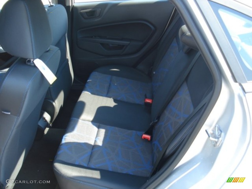 Charcoal Black/Blue Accent Interior 2013 Ford Fiesta SE Sedan Photo #69867463
