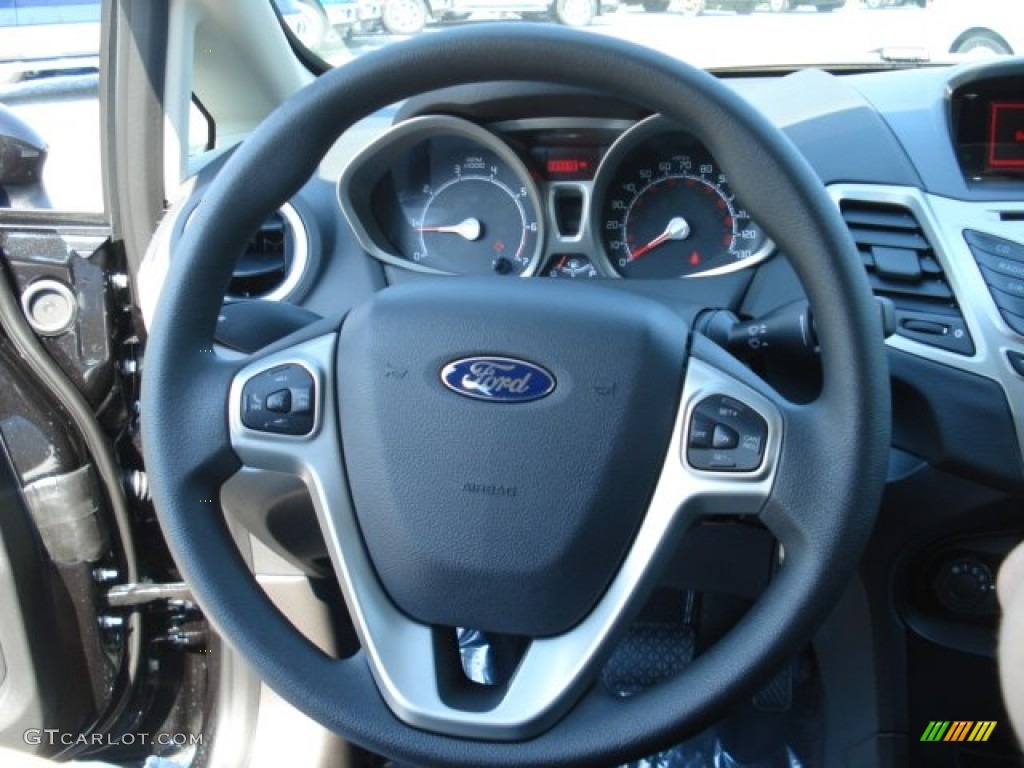 2013 Fiesta SE Sedan - Tuxedo Black / Charcoal Black photo #18